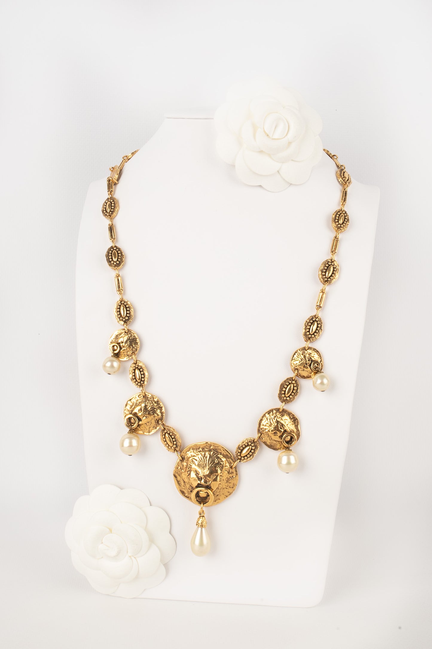 Collier lions Chanel