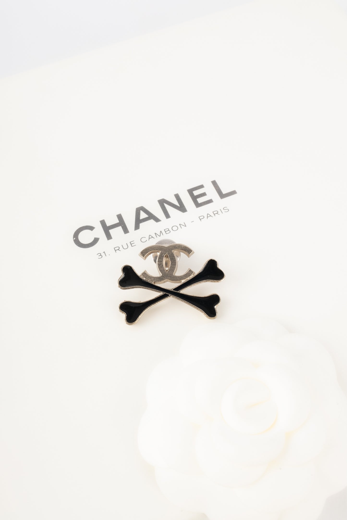 Pins Chanel 2003