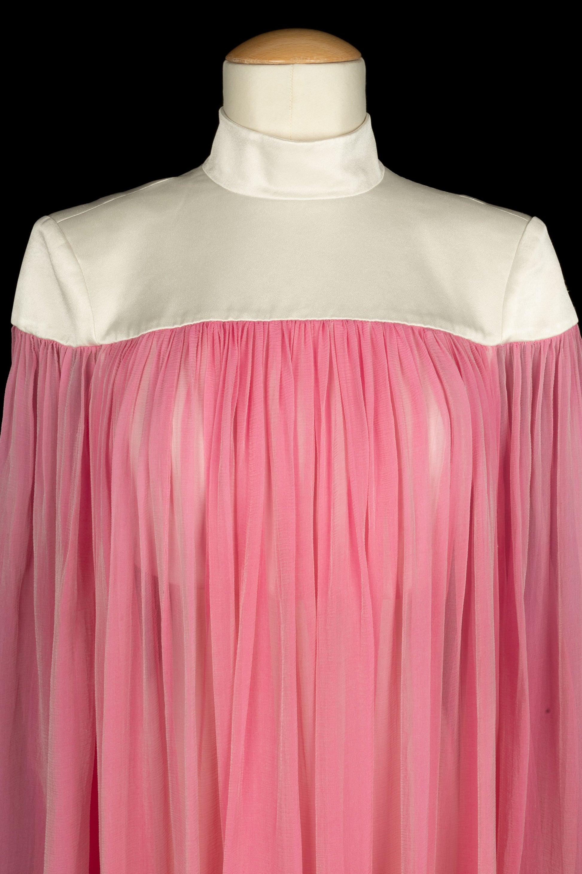 Robe "Black Carpet" Paule Ka