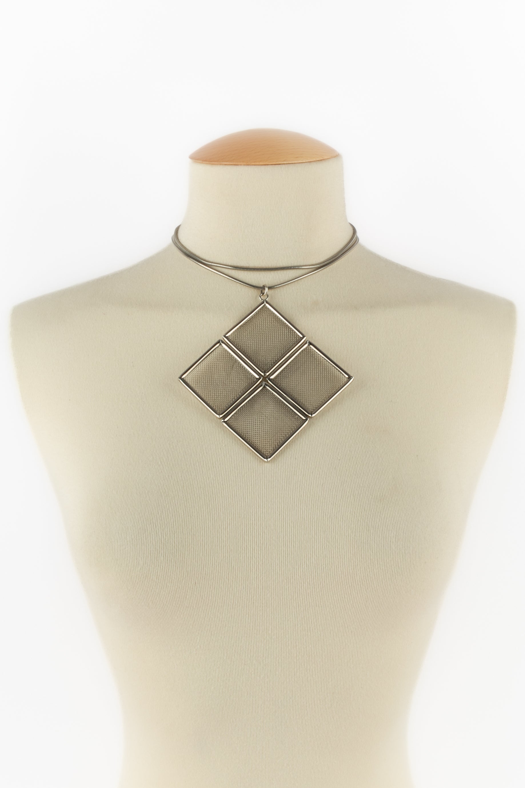 Collier pendentif Paco Rabanne