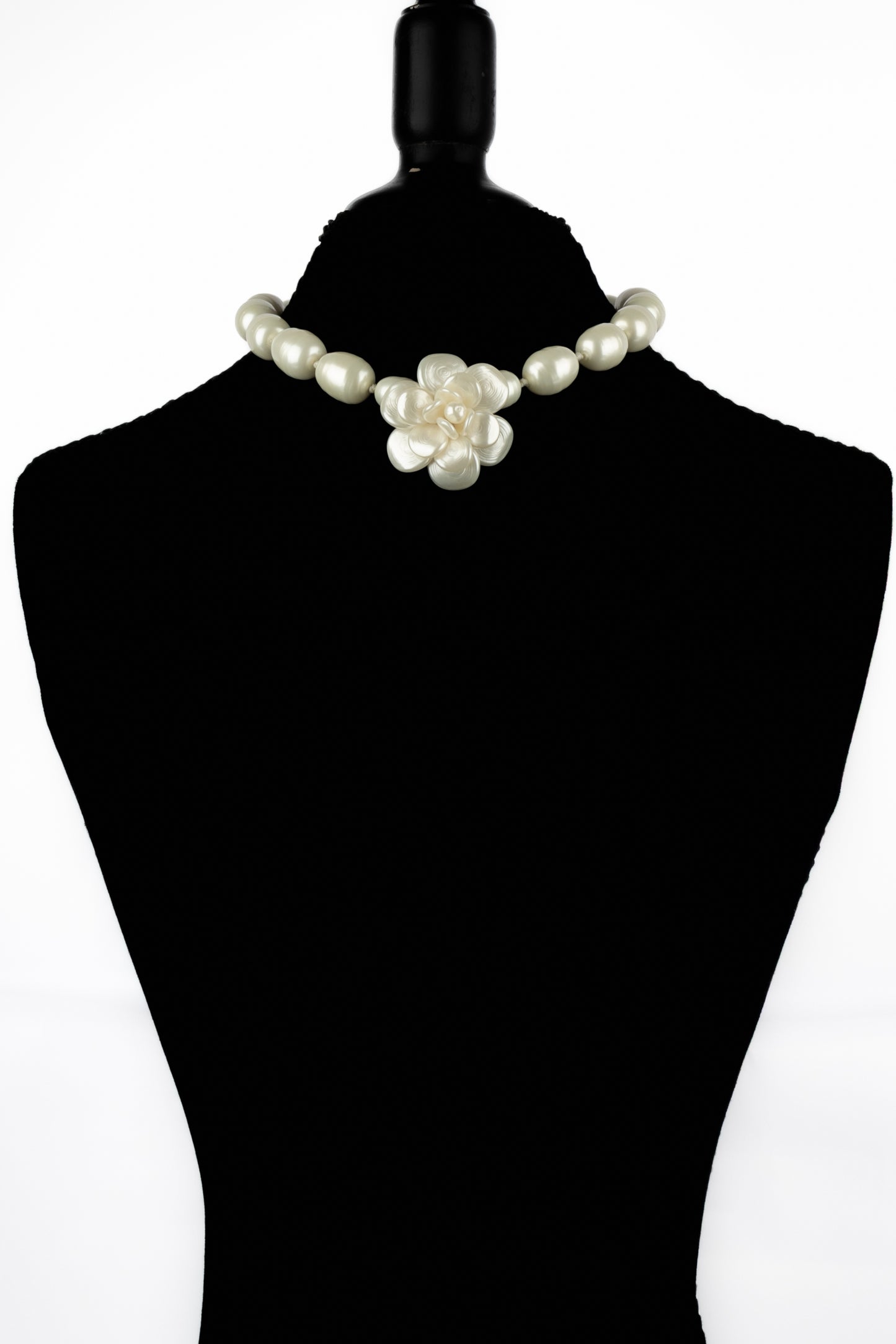 Collier camélia Chanel 1998