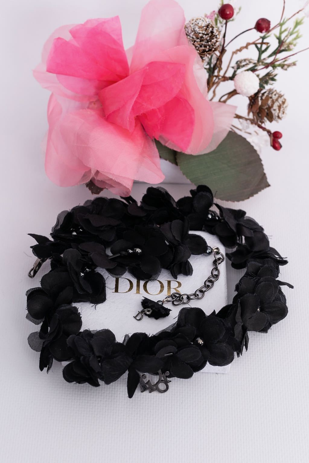 Collier de fleurs noires Dior