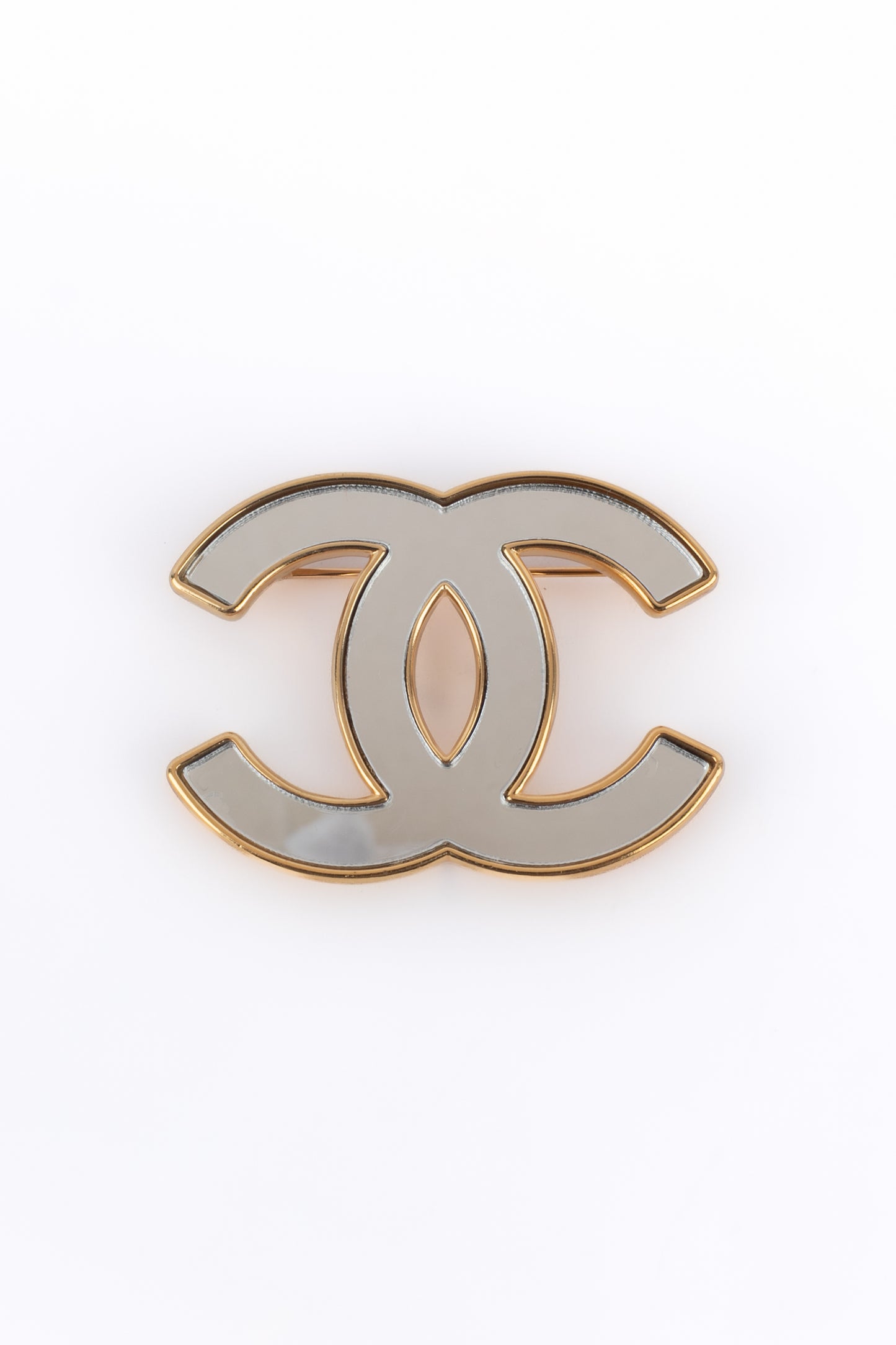 Broche cc Chanel 2024