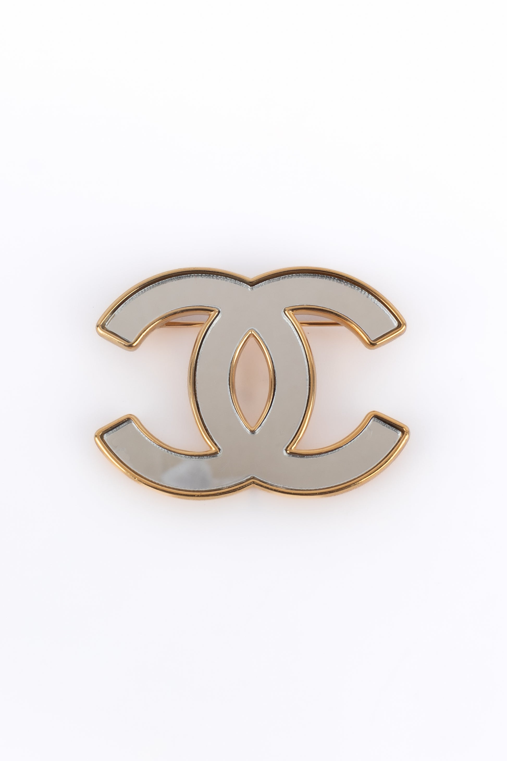 Broche cc Chanel 2024
