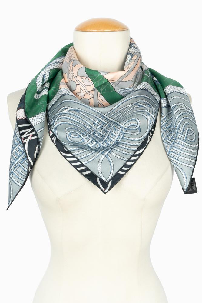 Foulard / Carré "Brandebourgs Fleuris" double face Hermès