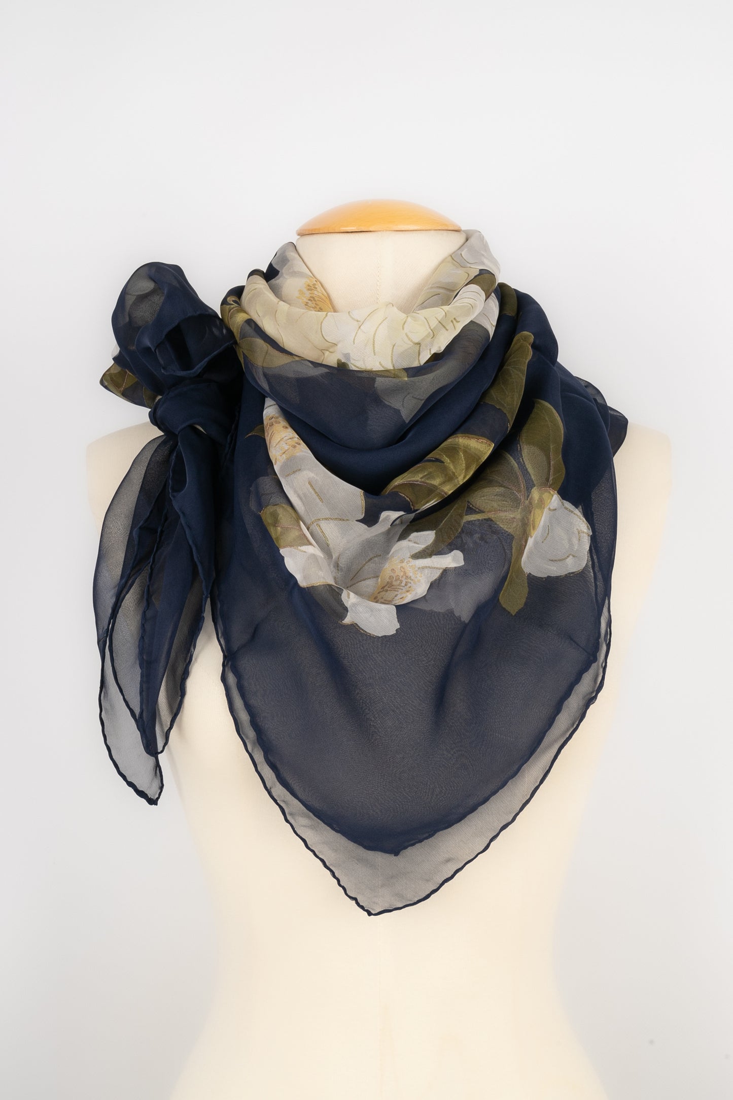 Grand foulard en soie Chanel