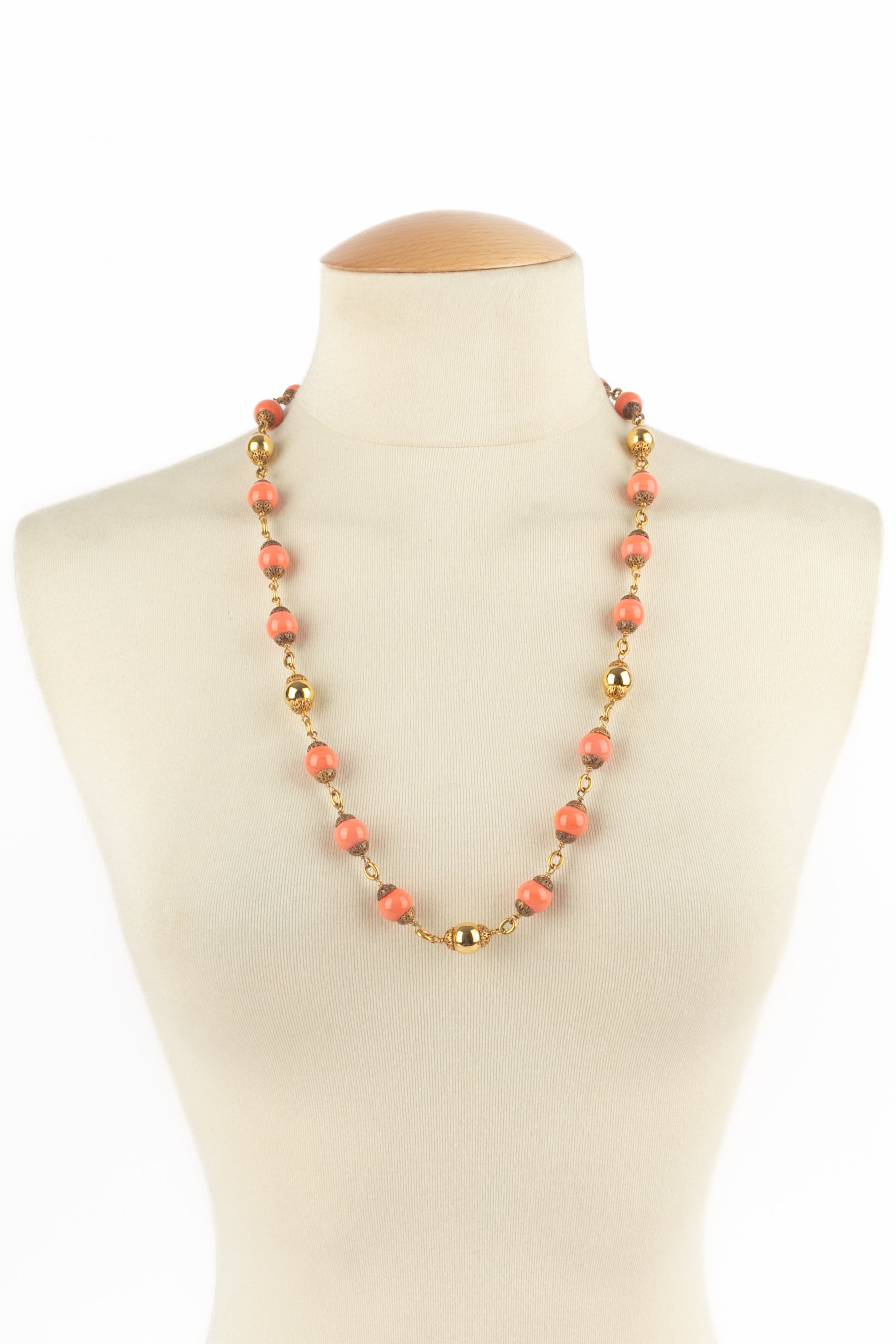 Collier de perles roses Chanel 