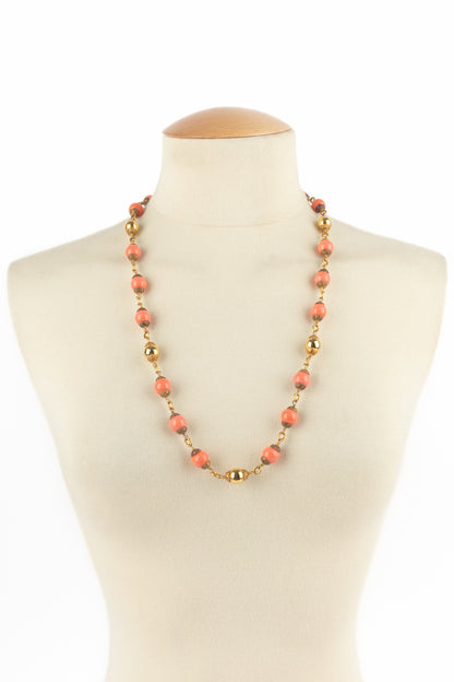 Collier de perles roses Chanel 