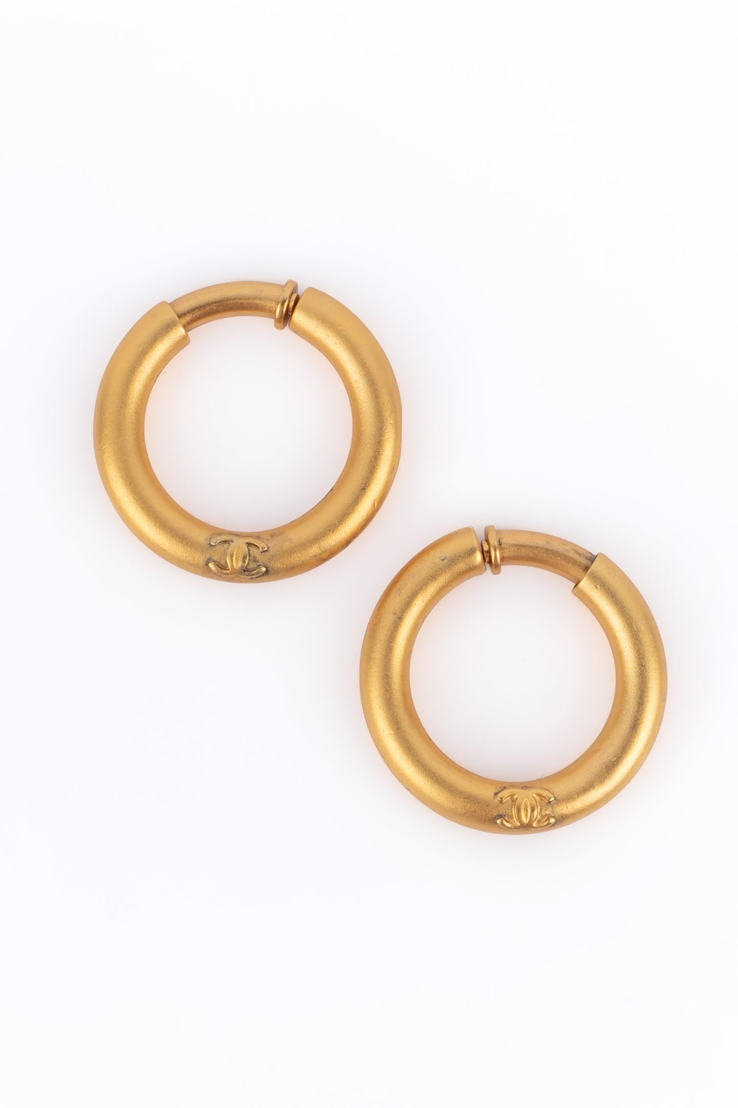 Boucles d'oreilles créoles Chanel 1996