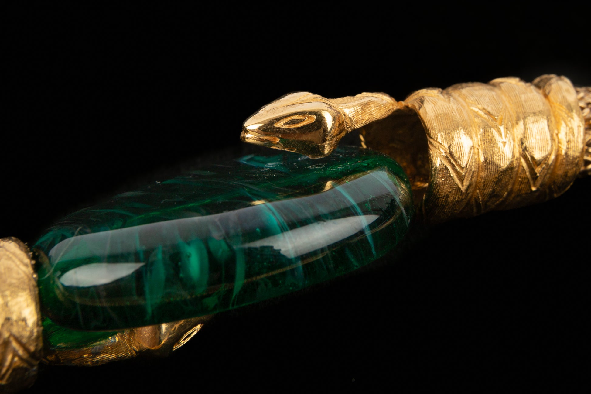 Collier ancien Chanel par Goossens