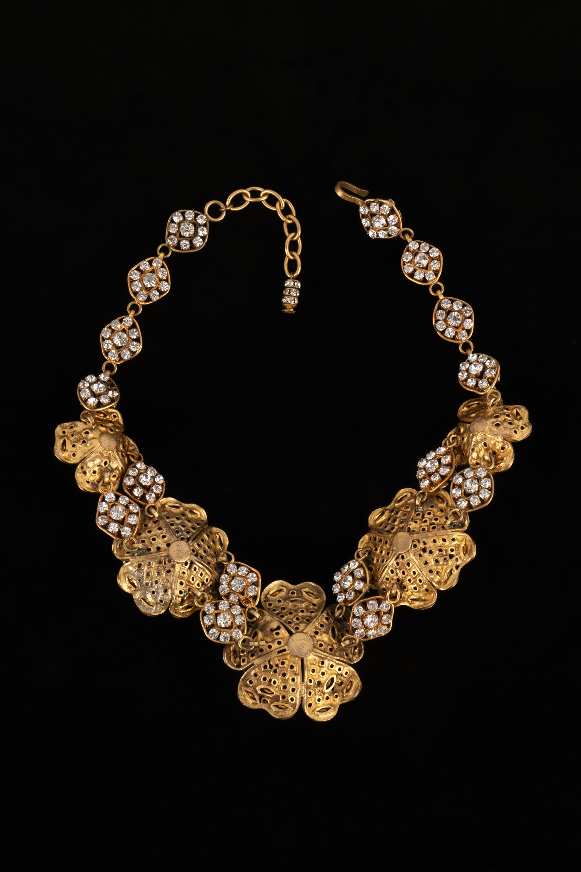 Collier camélia Chanel Haute Couture