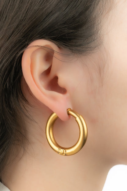 Boucles d'oreilles créoles Chanel 1996