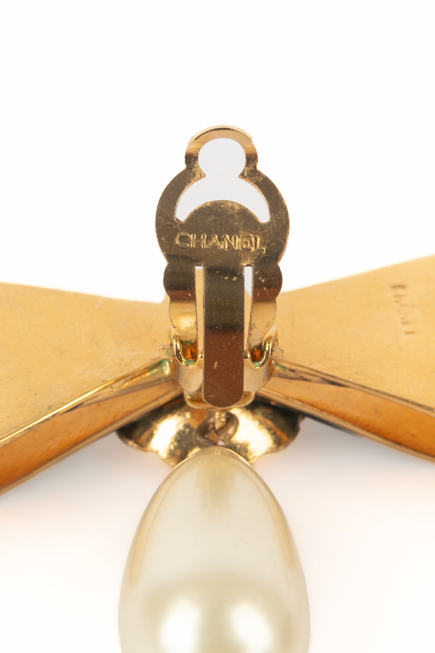 Boucles d'oreilles "Noeud" Chanel 1980's