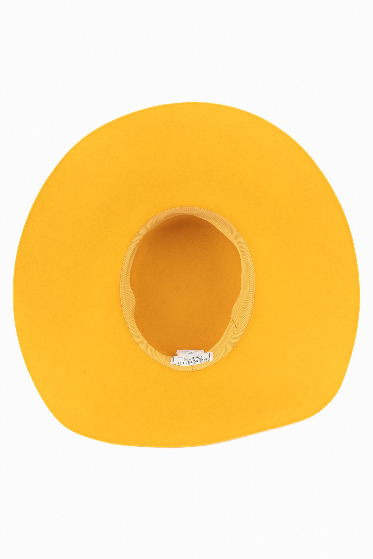 Chapeau en feutre jaune Hermès 