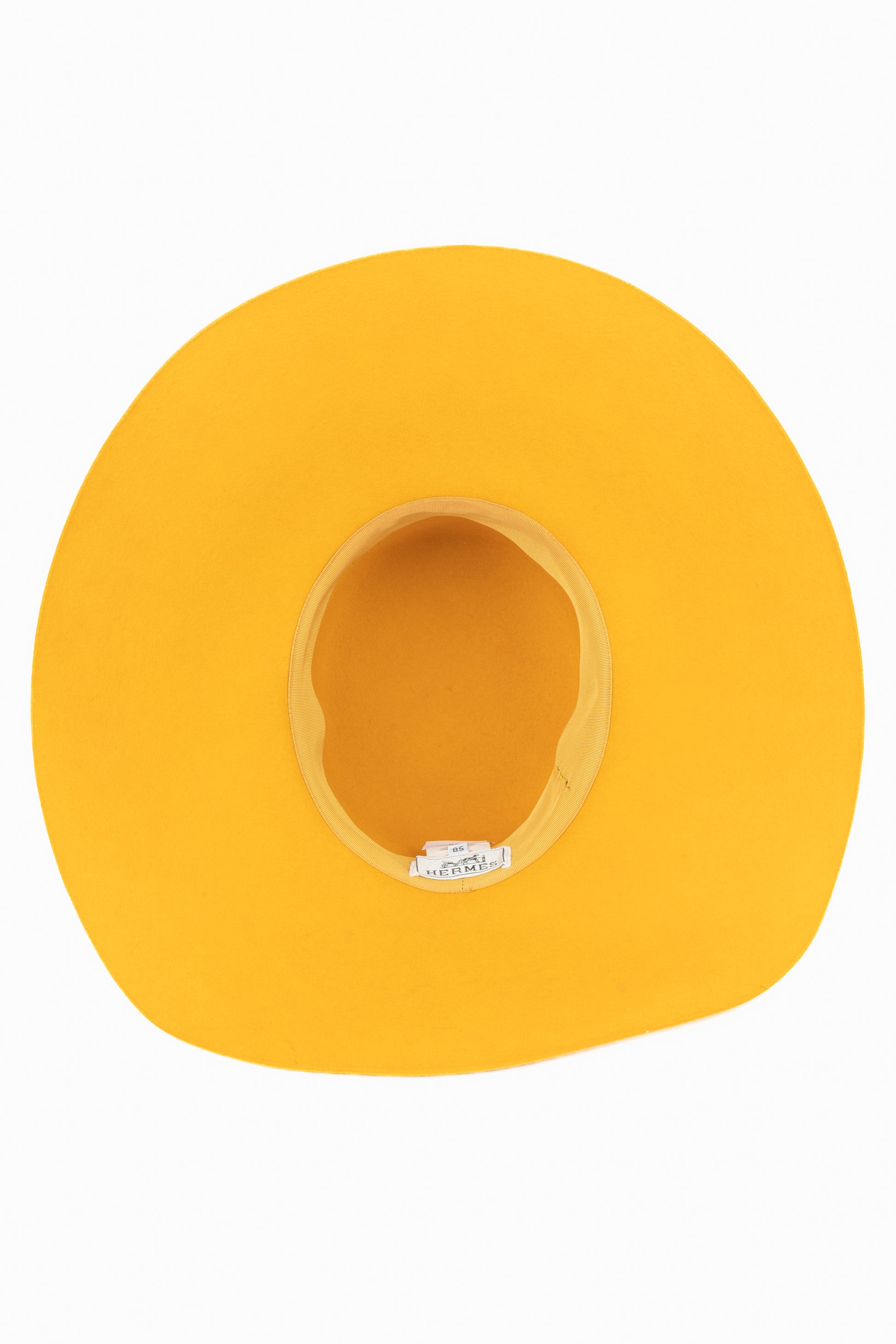 Chapeau en feutre jaune Hermès 