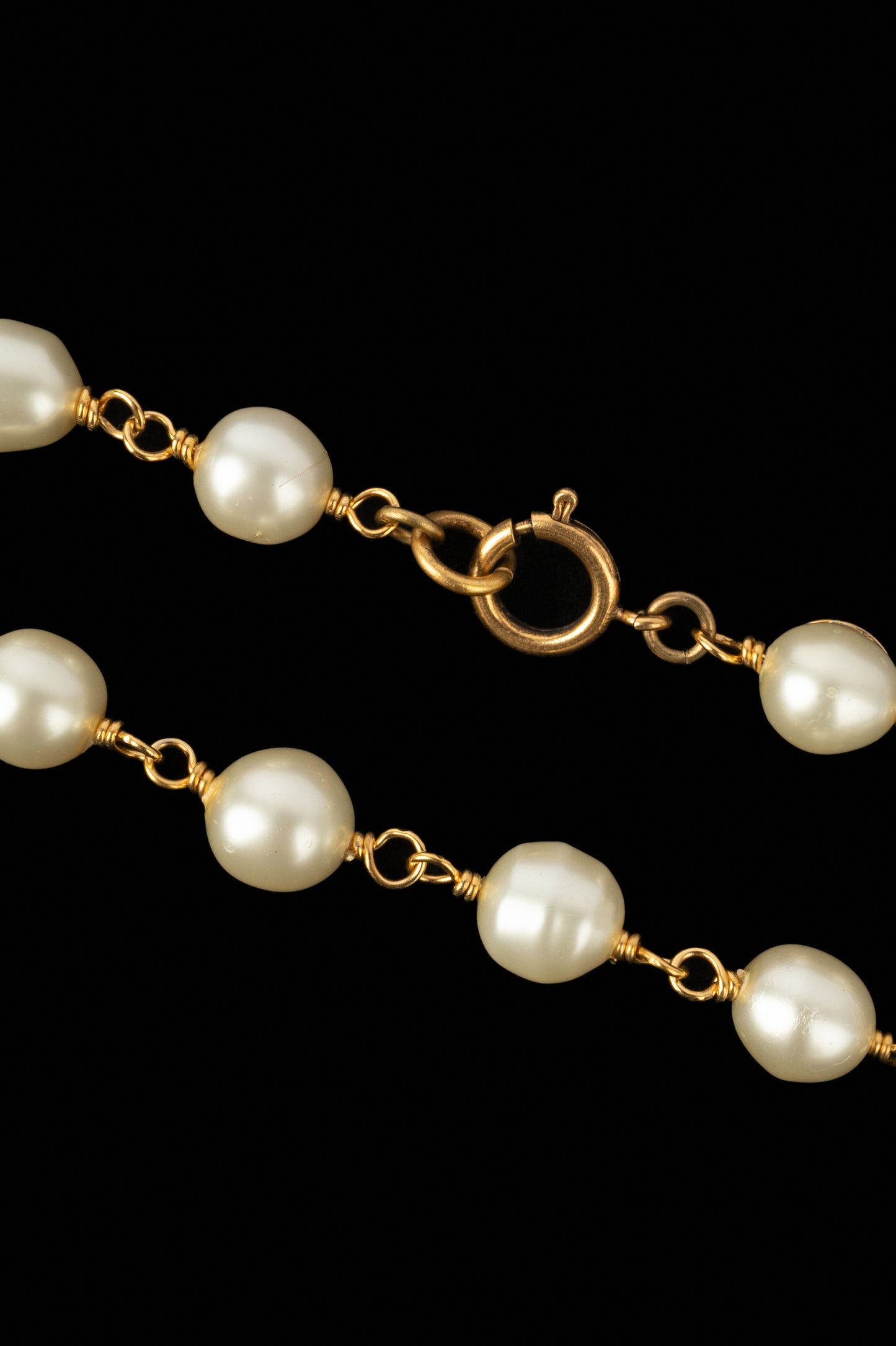 Collier de perles nacrées Chanel