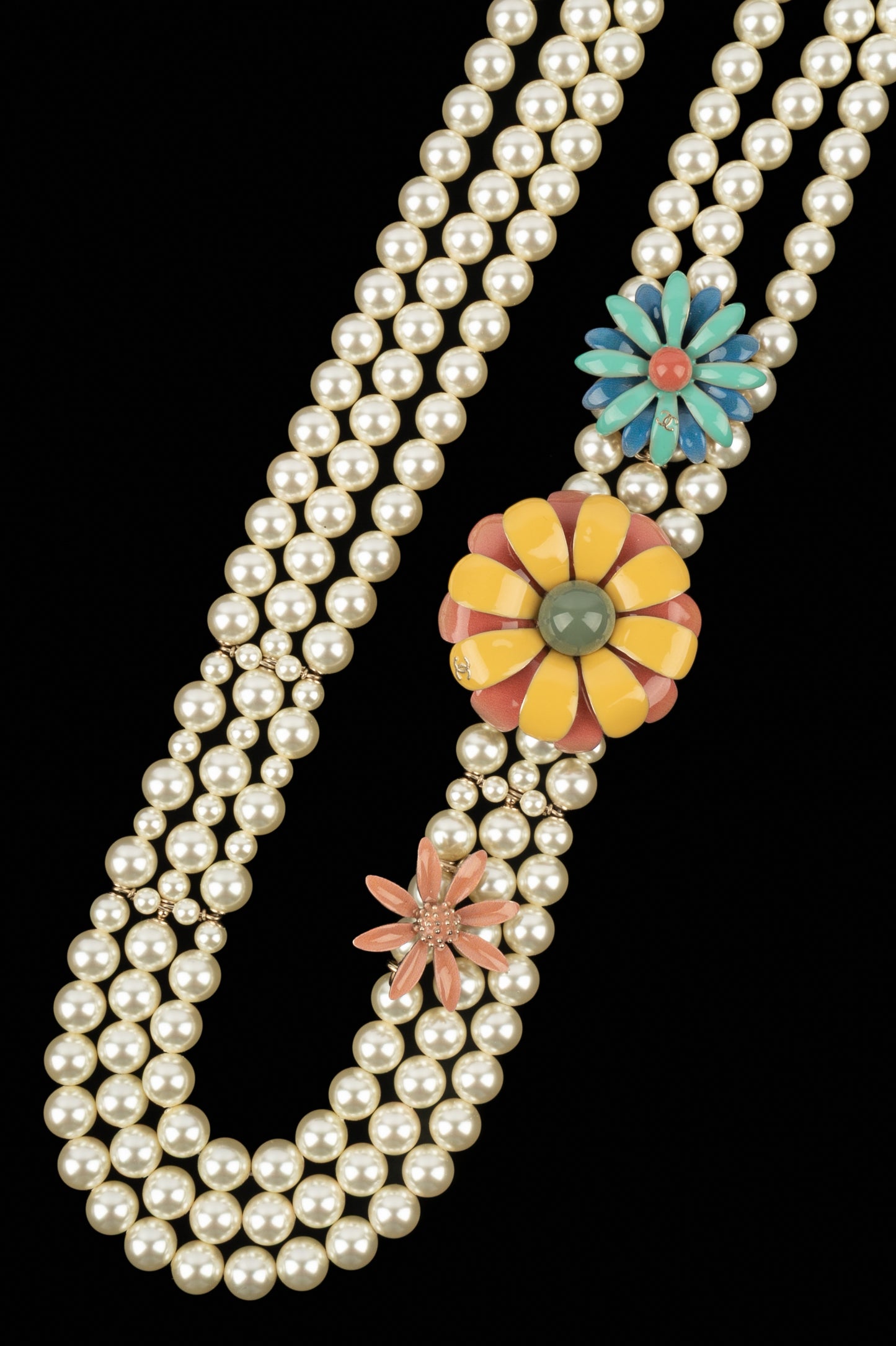 Collier fleurs Chanel 2017