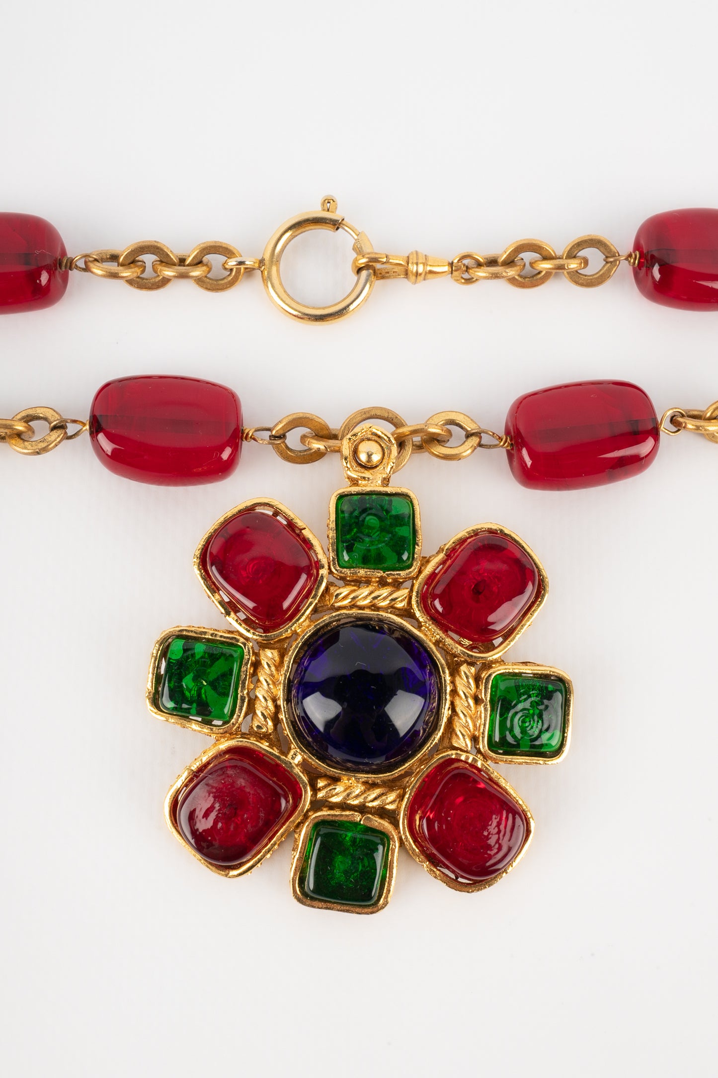 Collier en pâte de verre Chanel 1990's