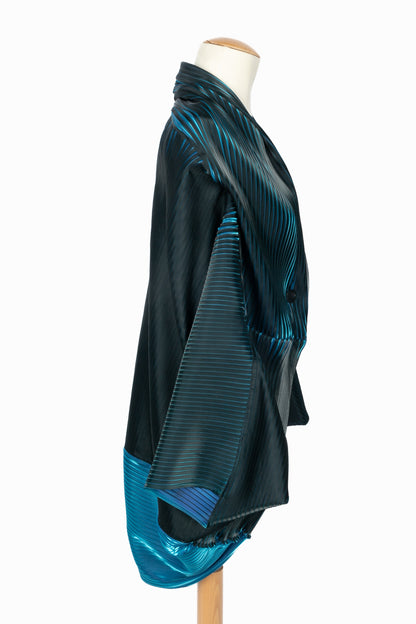 Manteau irisé Issey Miyake 