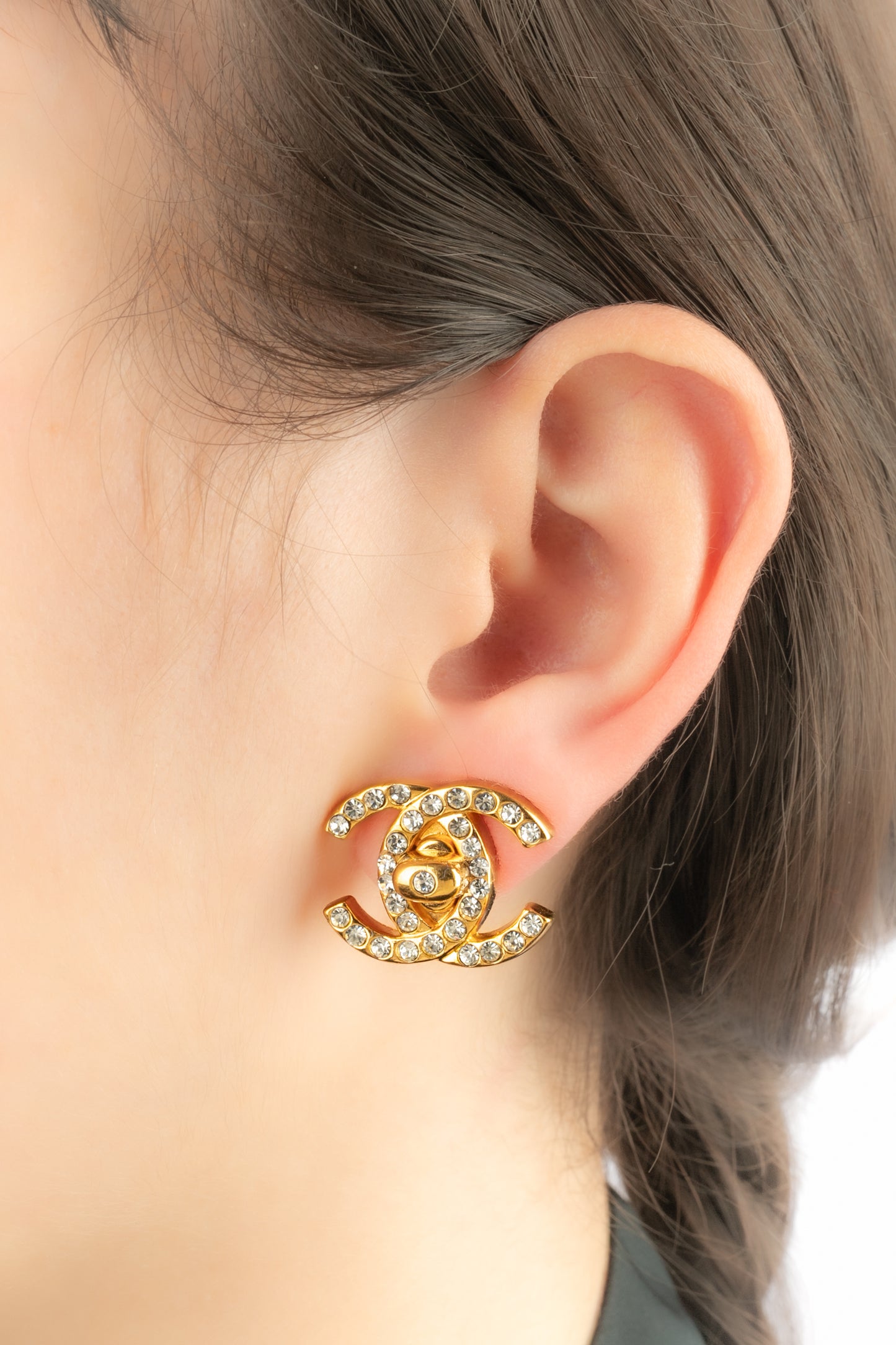 Boucles d'oreilles tourniquet Chanel Hiver 1996