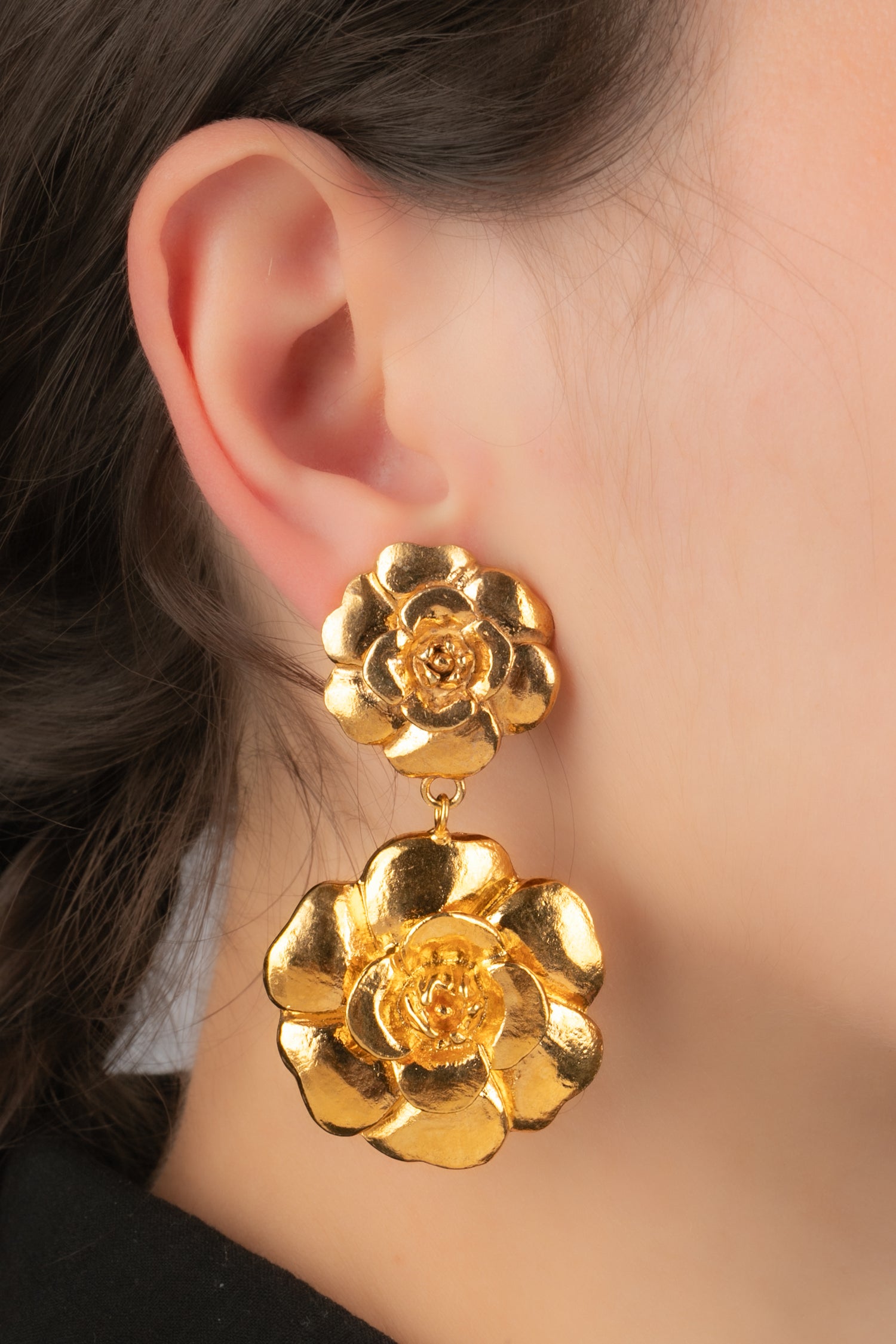 Boucles d'oreilles camélia Chanel