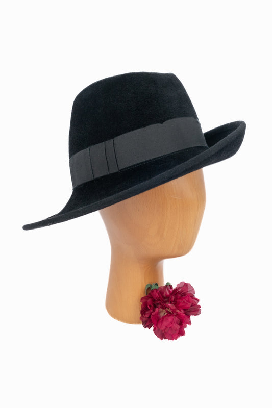 Chapeau Philip Treacy pour Girogio Armani 