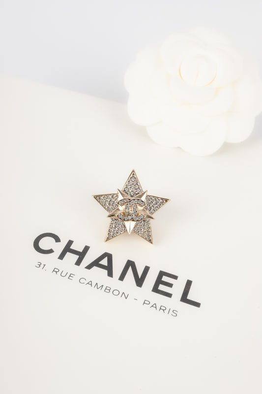 Broche étoile Chanel 
