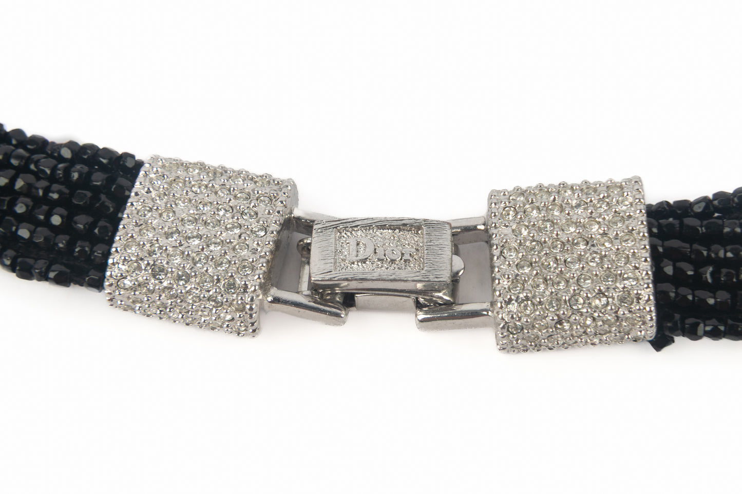 Collier de perles noires Dior 