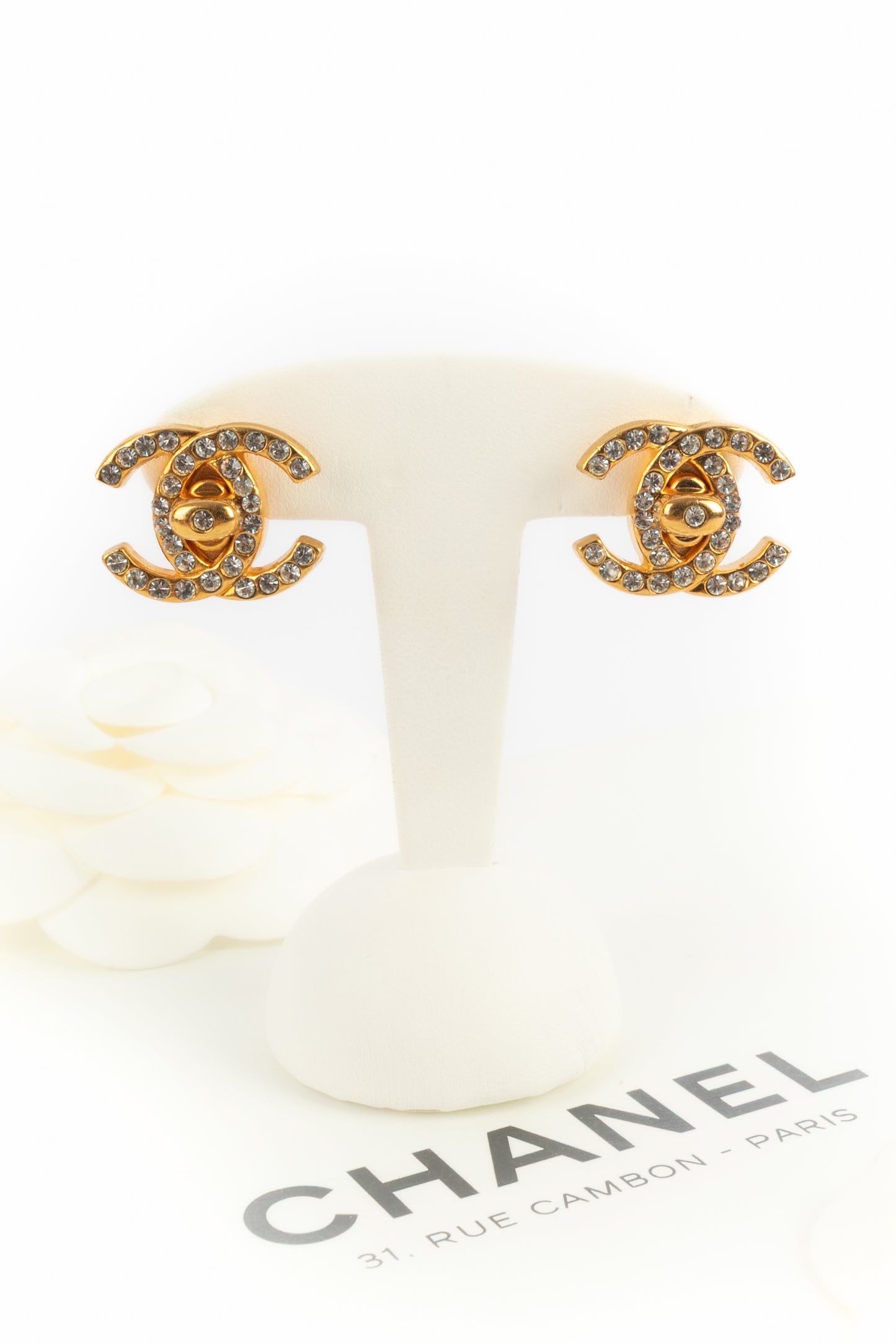 Boucles d'oreilles tourniquet Chanel Hiver 1996