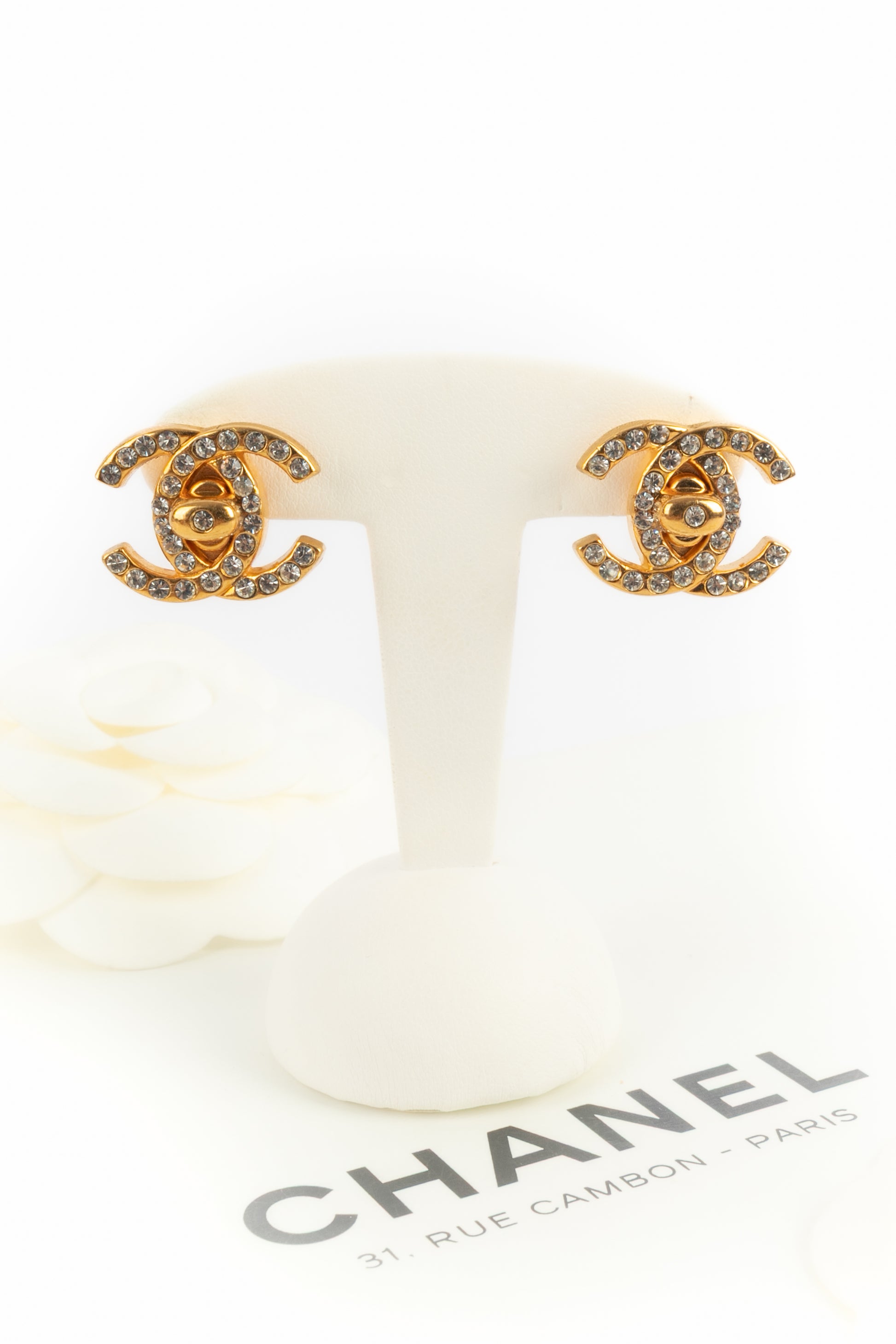 Boucles d'oreilles tourniquet Chanel Hiver 1996