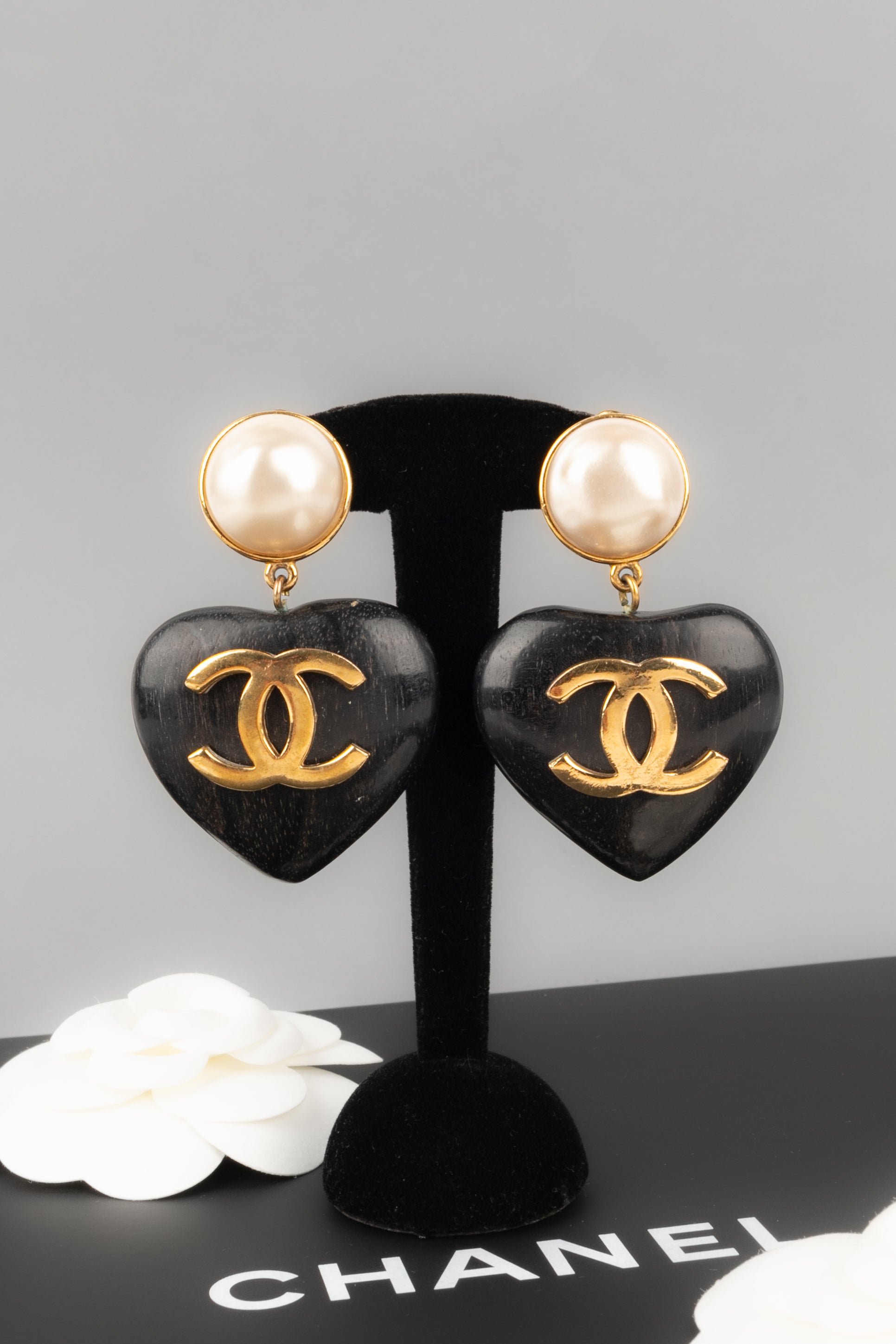 Boucles d'oreilles coeur Chanel 1992