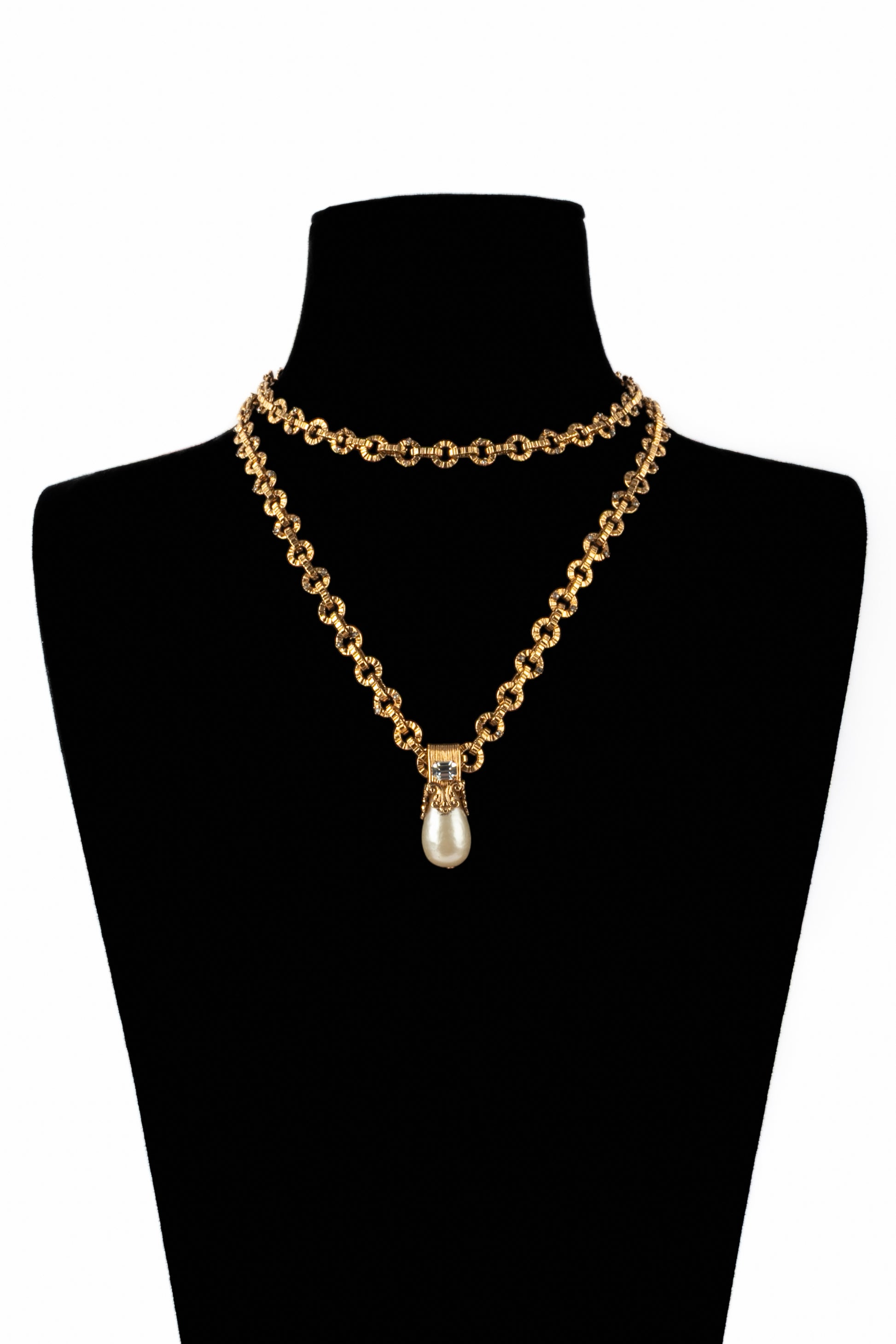Collier pendentif Chanel 1960's