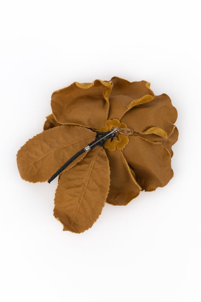 Broche camélia Chanel