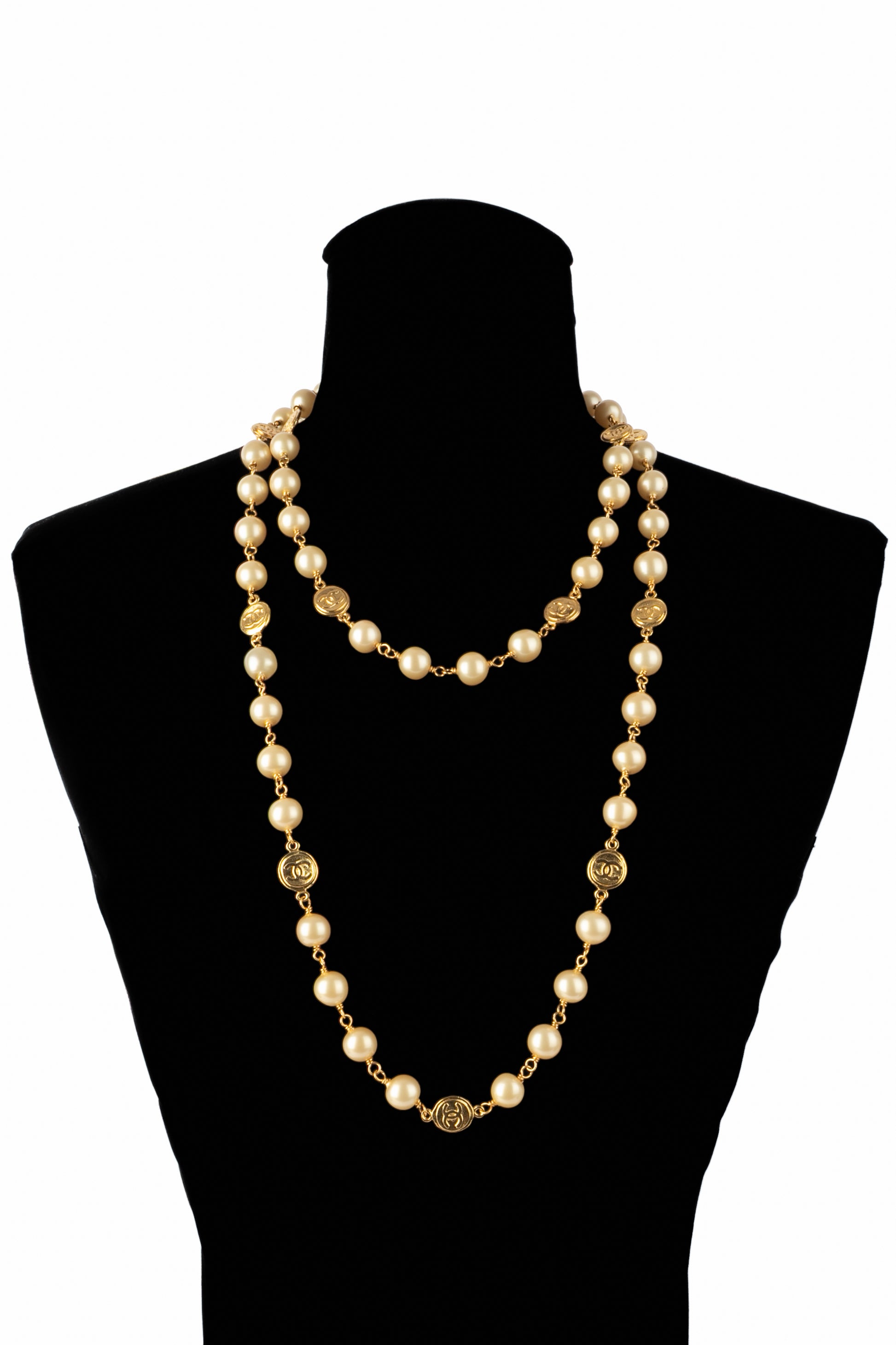Collier de perles Chanel 
