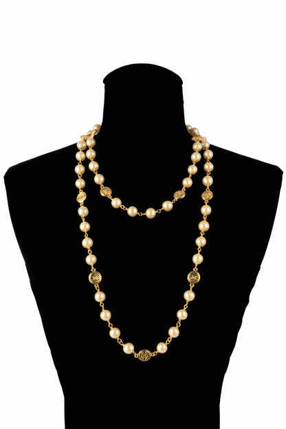 Collier de perles Chanel 