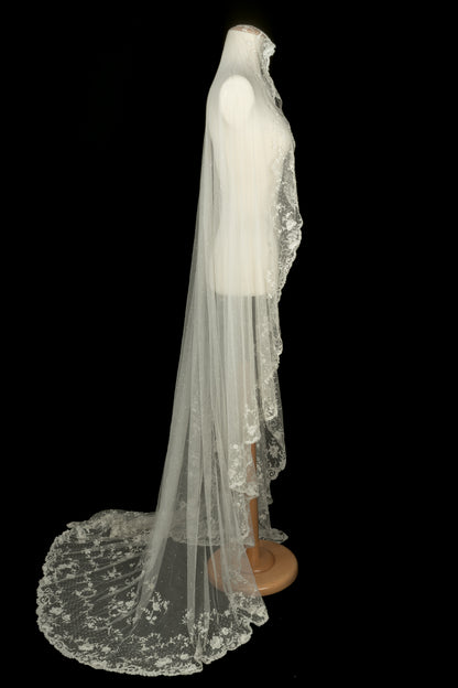 Voile de mariée brodé en dentelle