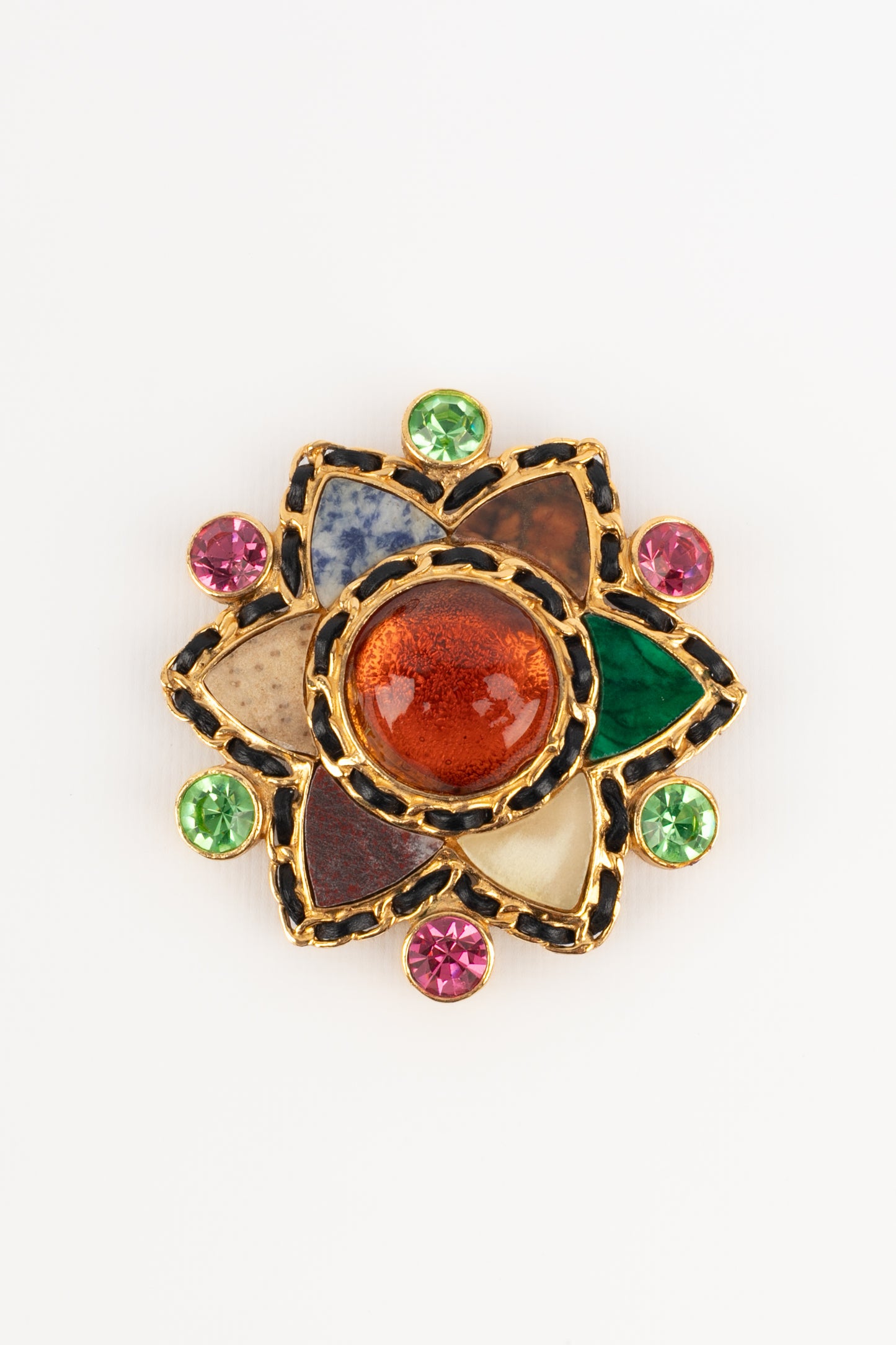 Broche en pierre dure Chanel