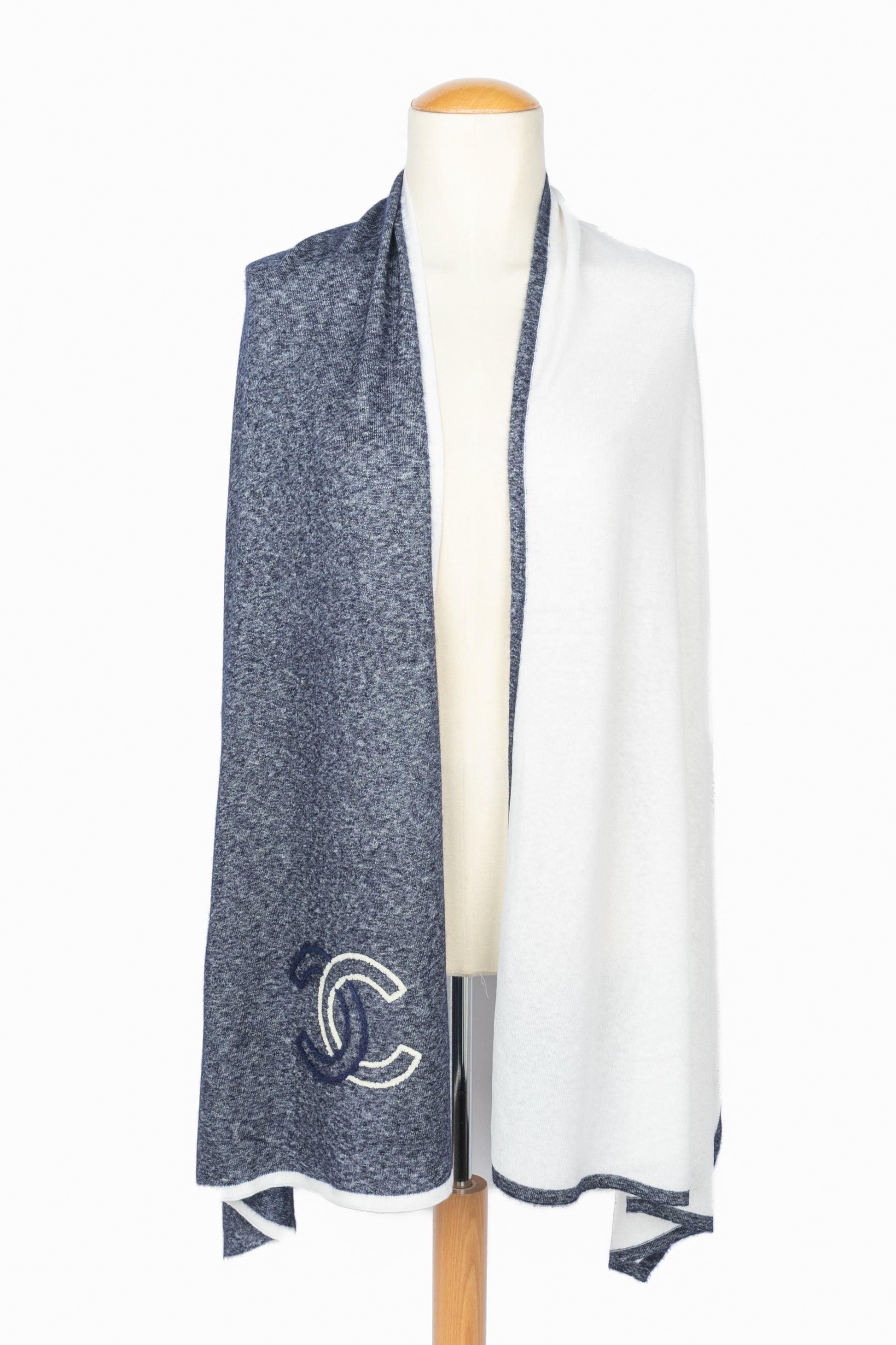 Écharpe bicolore Chanel 