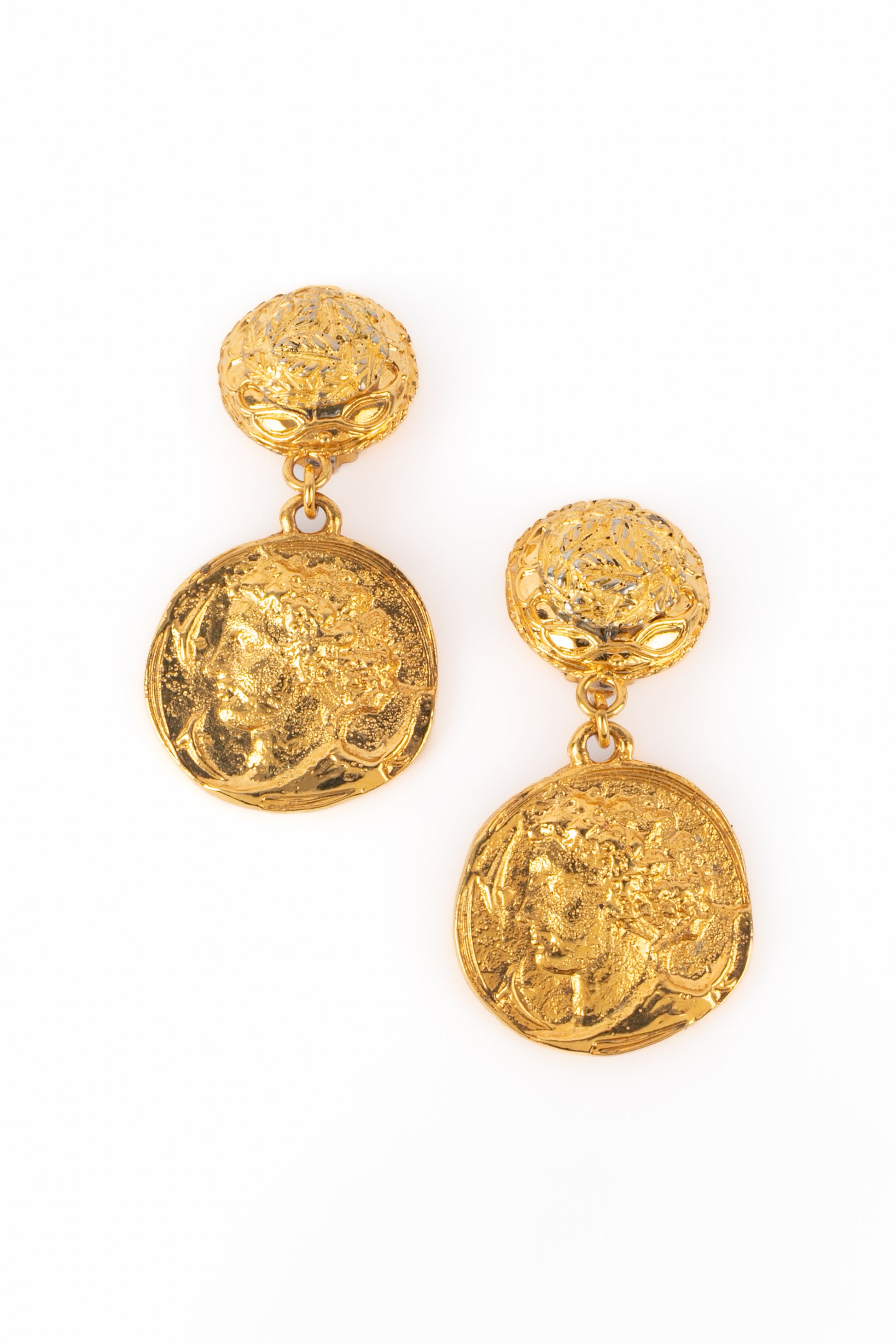 Boucles d'oreilles dorées Chanel 