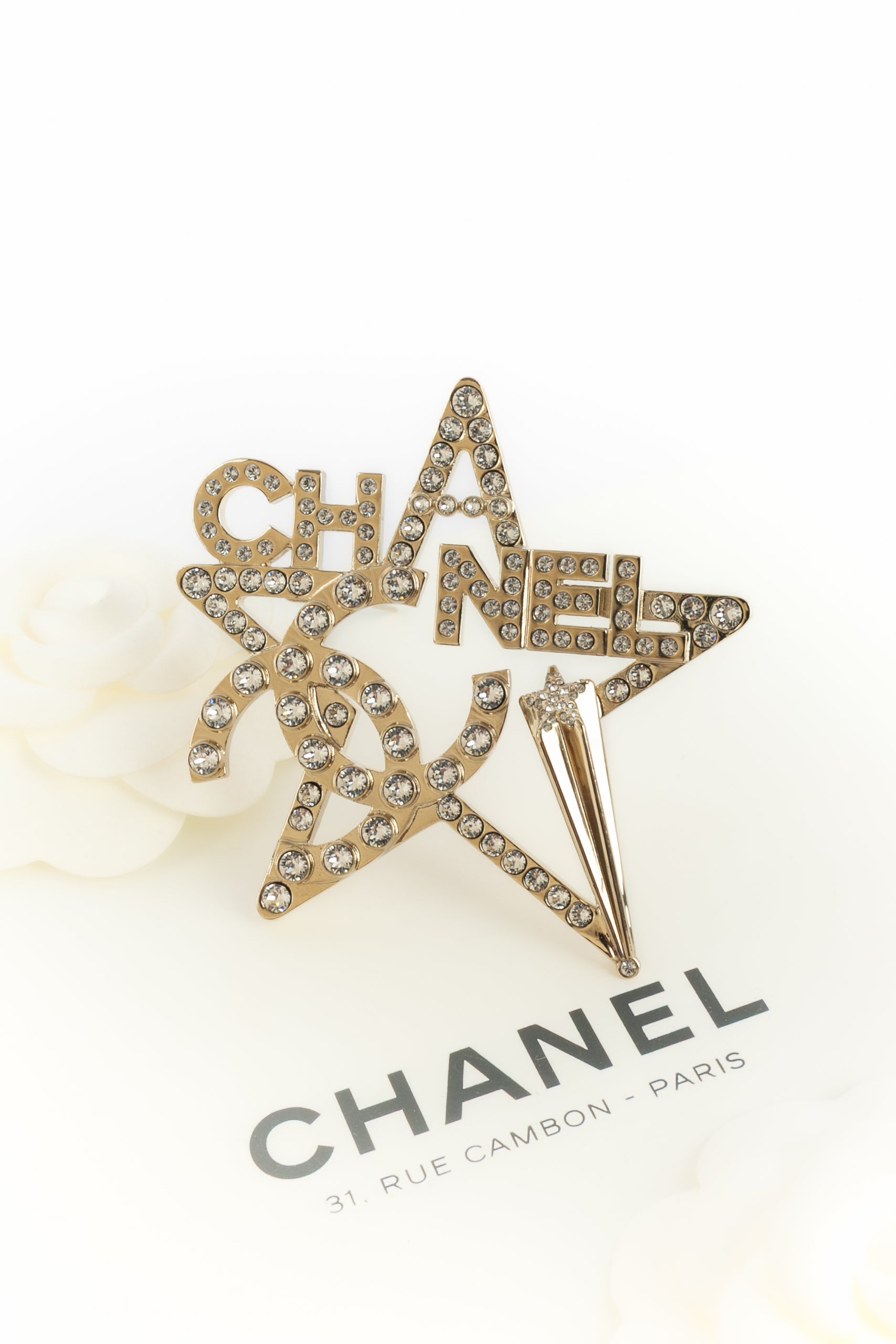 Broche Chanel 2021