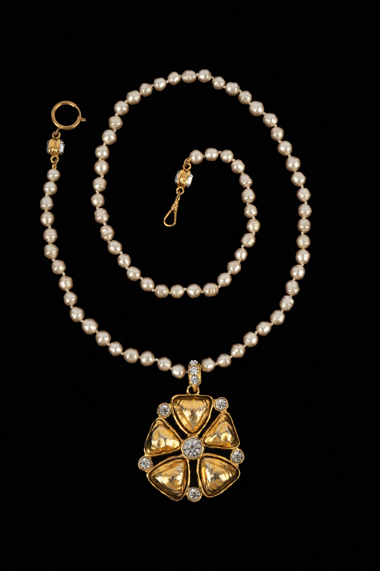 Collier pendentif Chanel 1985-1990