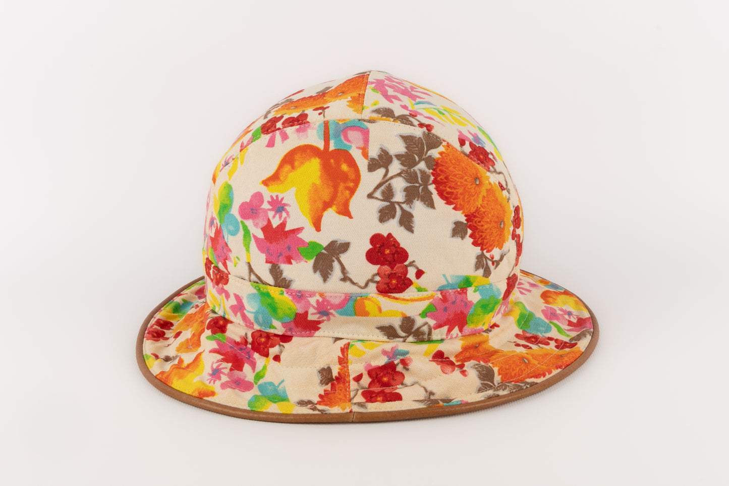 Chapeau fleuri Dior