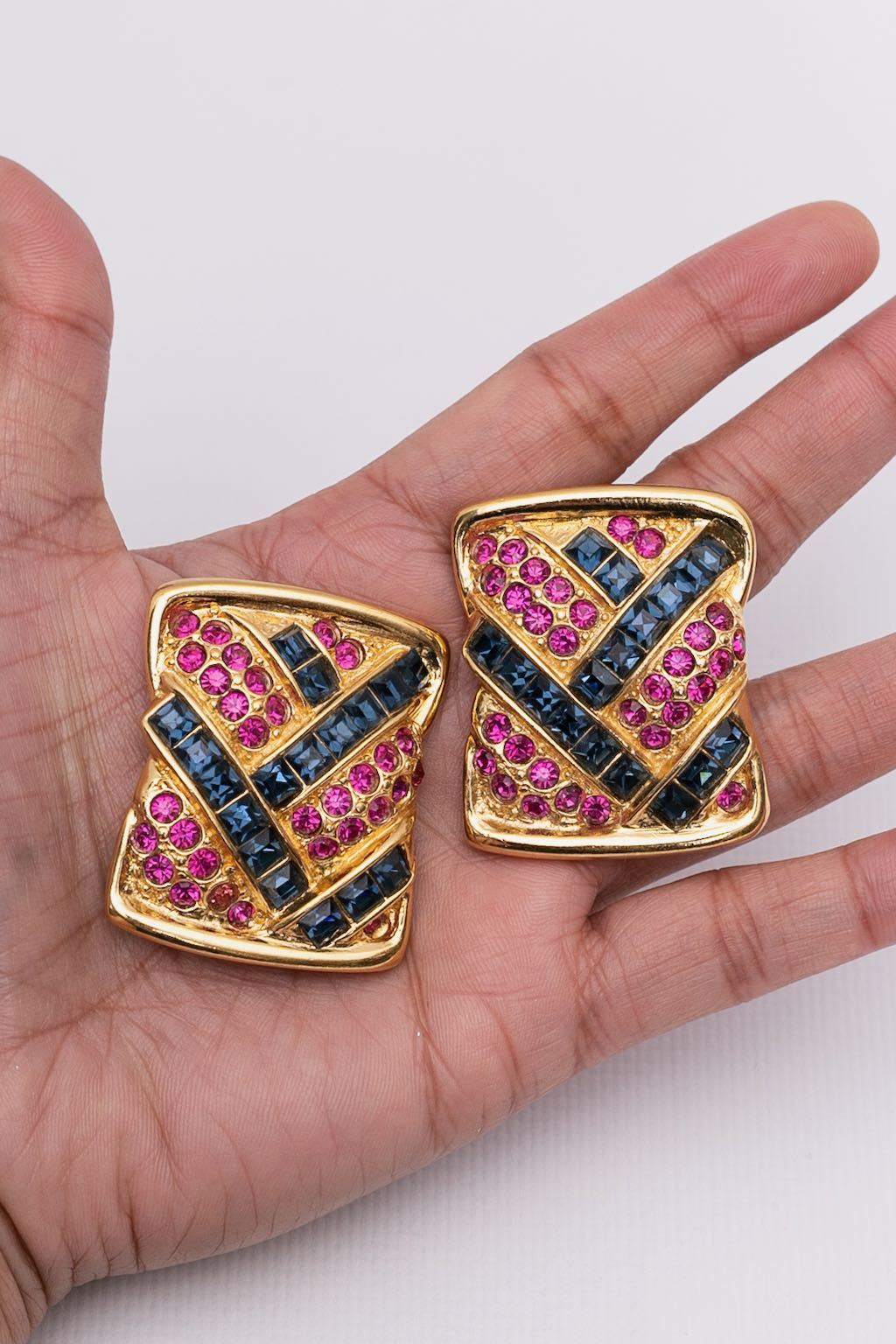 Boucles d'oreilles dorées Yves Saint Laurent