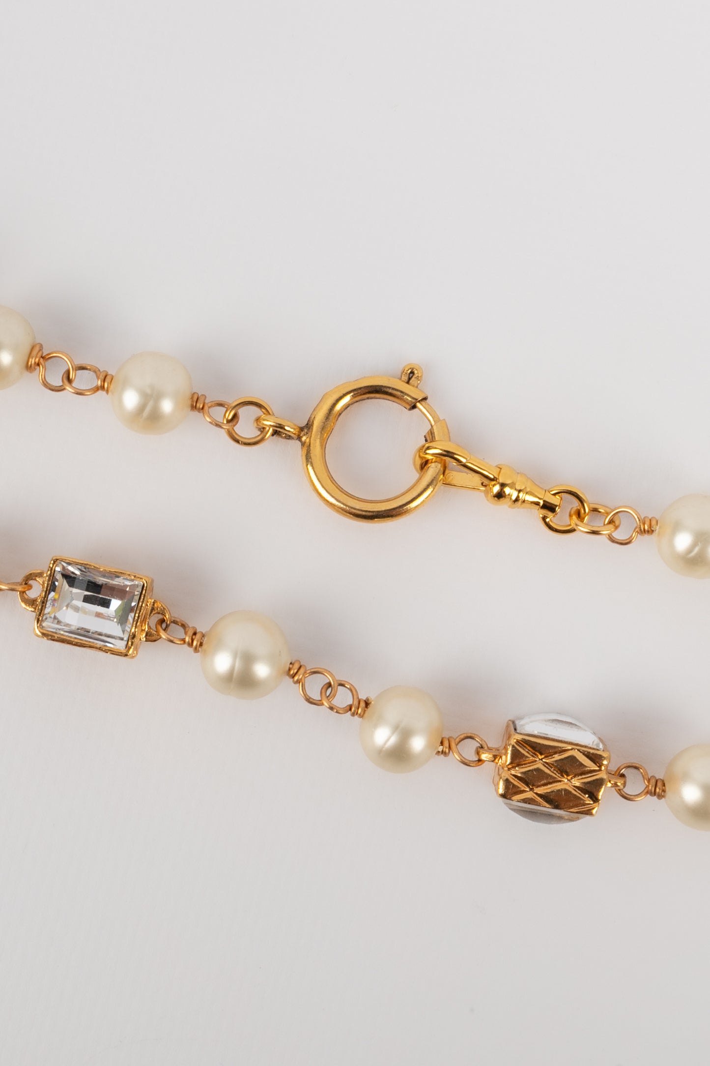 Collier de perles Chanel