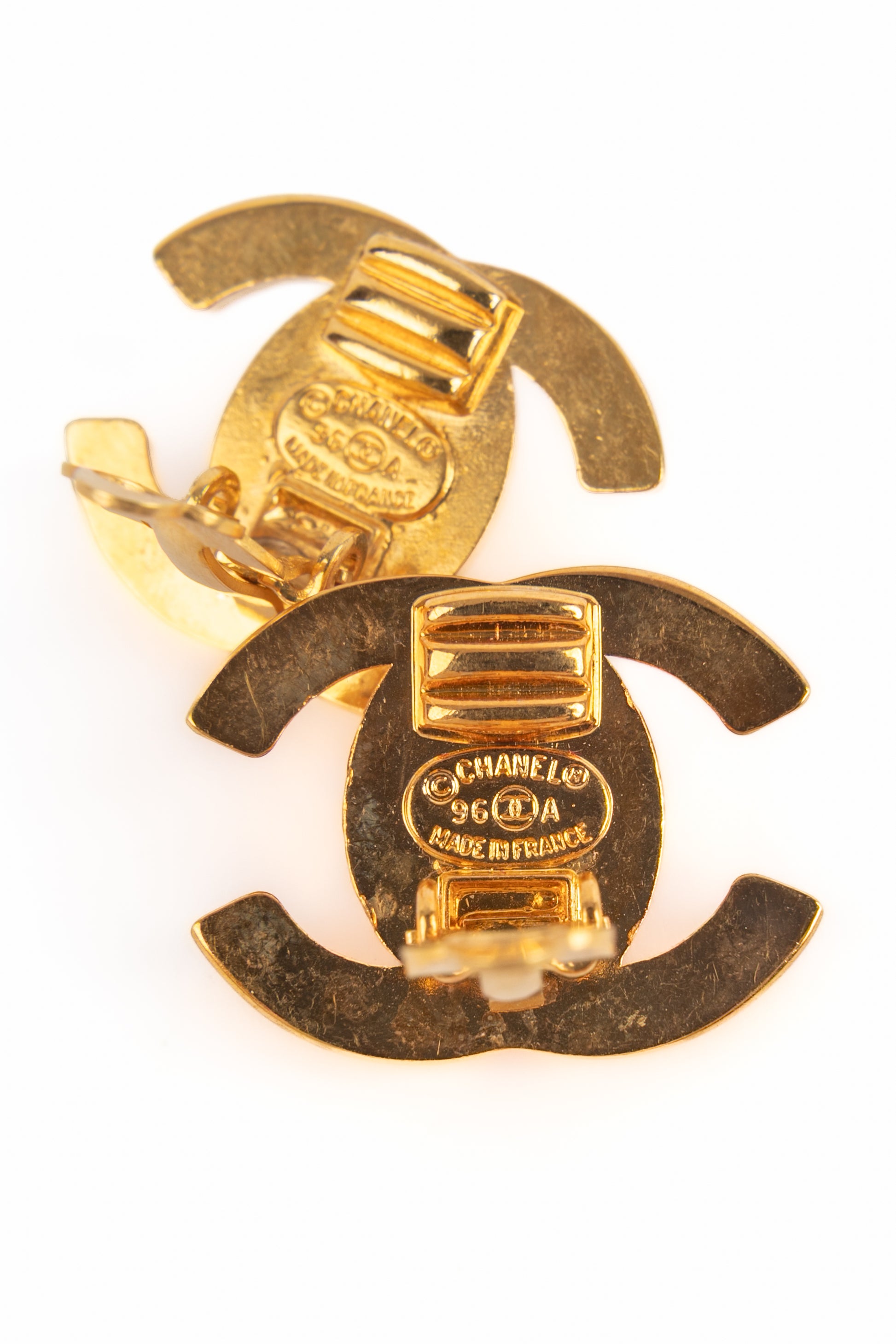 Boucles d'oreilles tourniquet Chanel 1996