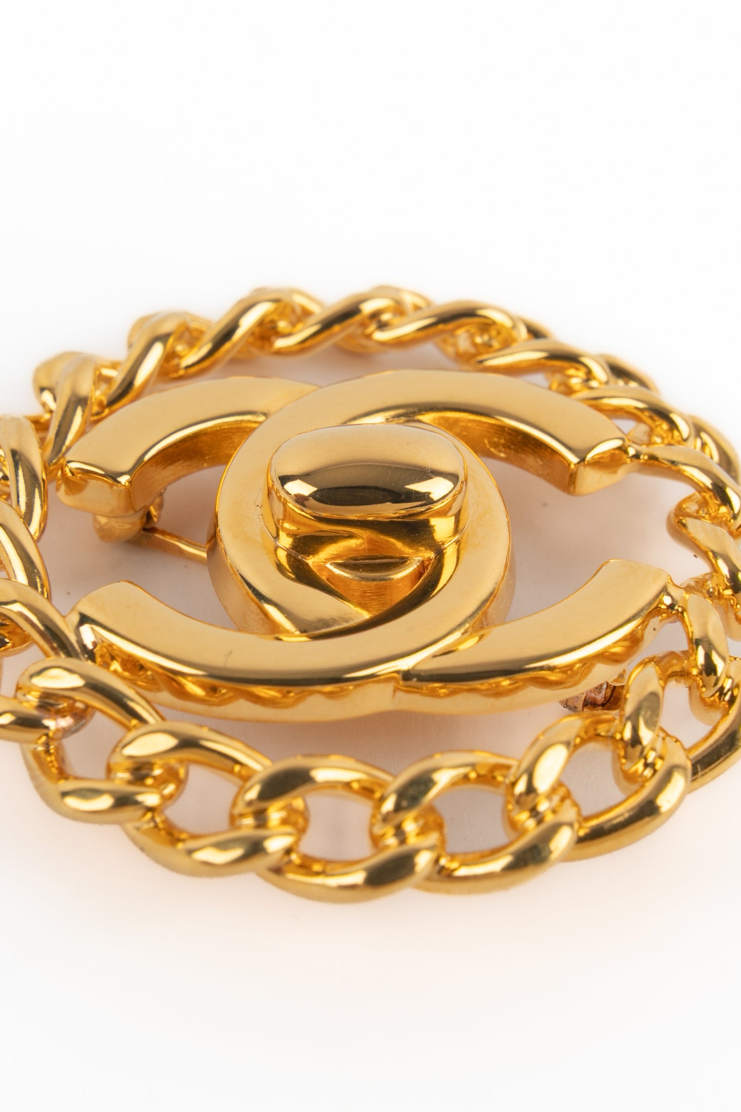 Broche tourniquet Chanel 
