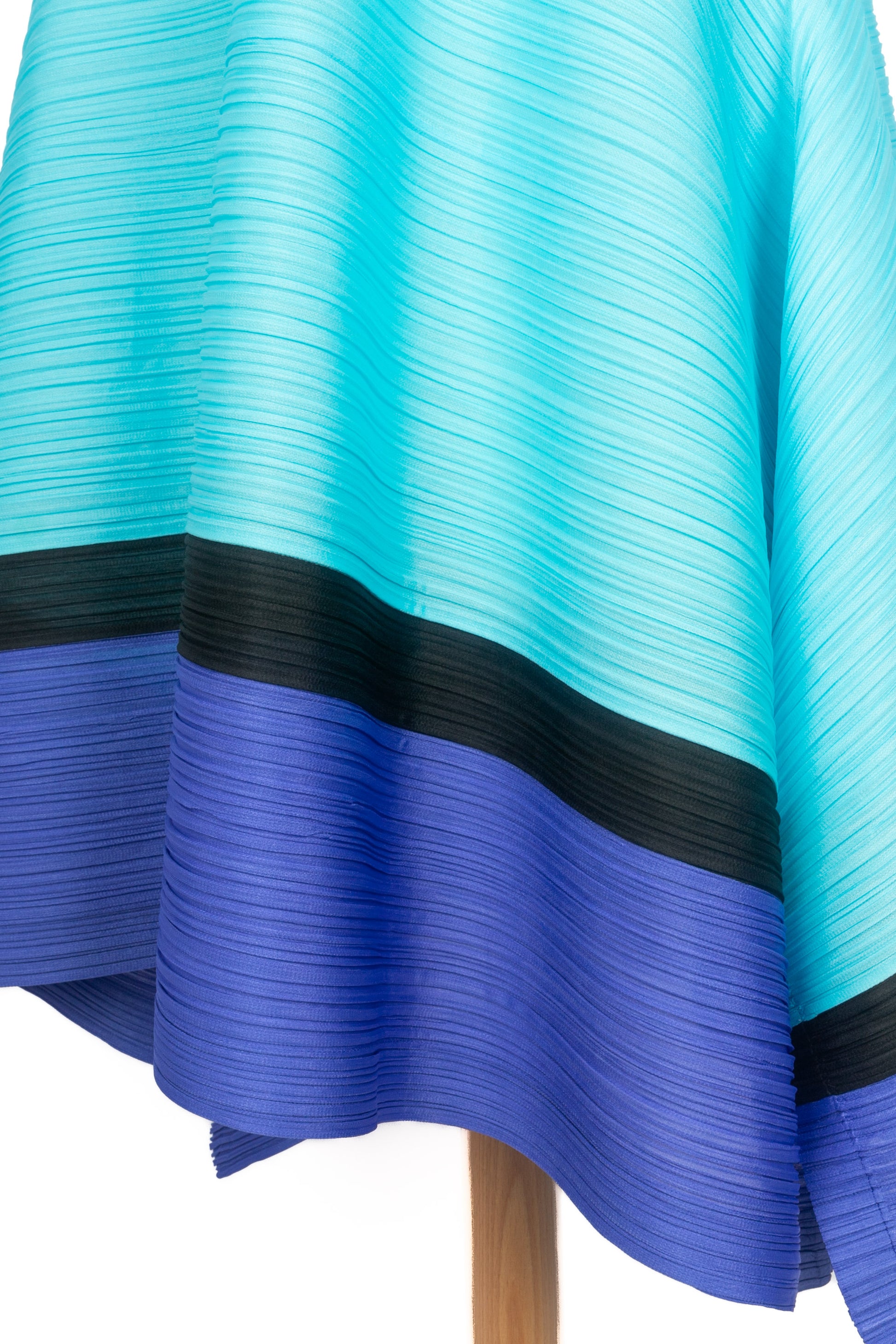 Haut bleu Pleats Please Issey Myiake