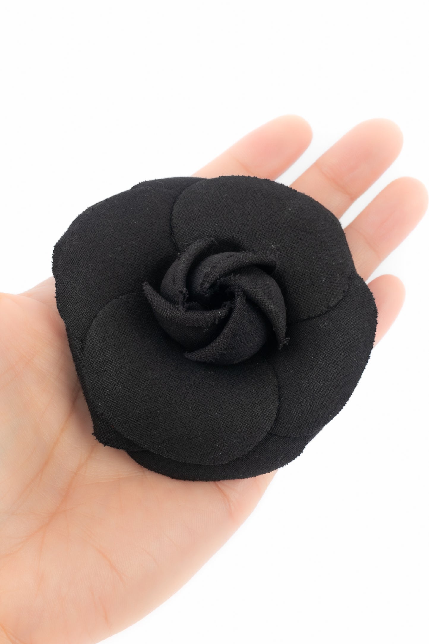 Broche camélia Chanel