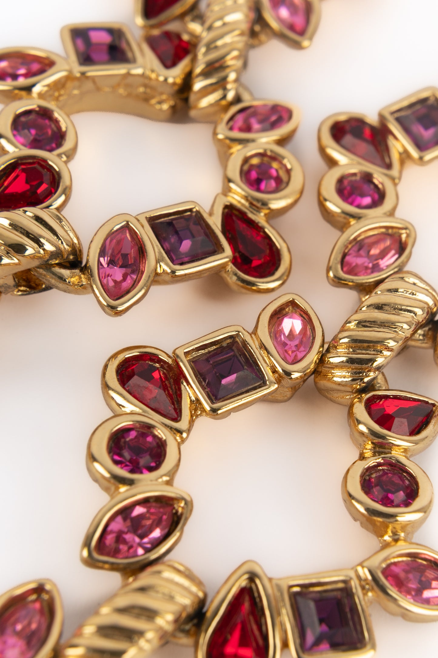 Collier rose Yves Saint Laurent