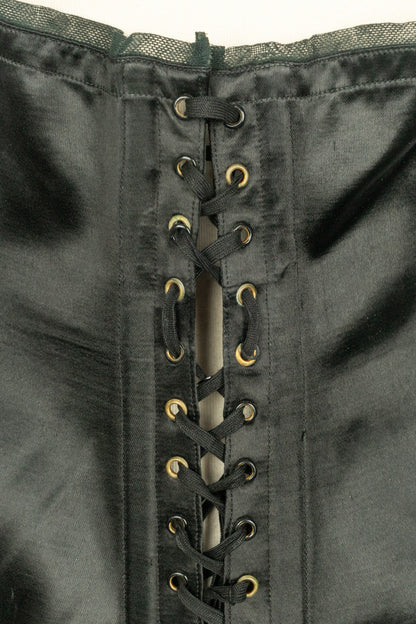 Porte jarretelle en satin noir